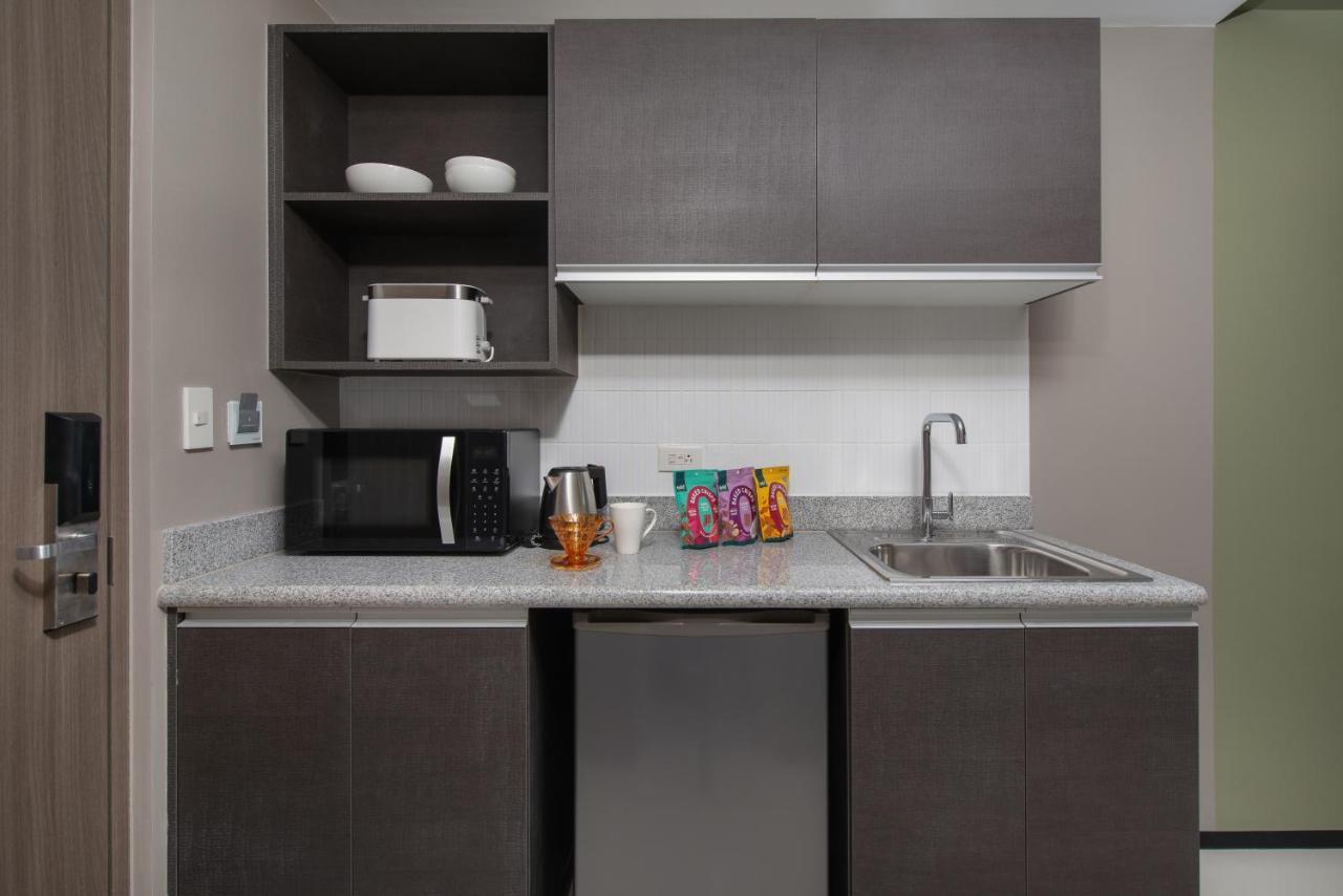 The Suites At Torre Lorenzo Malate - Managed By The Ascott Limited マニラ市 エクステリア 写真